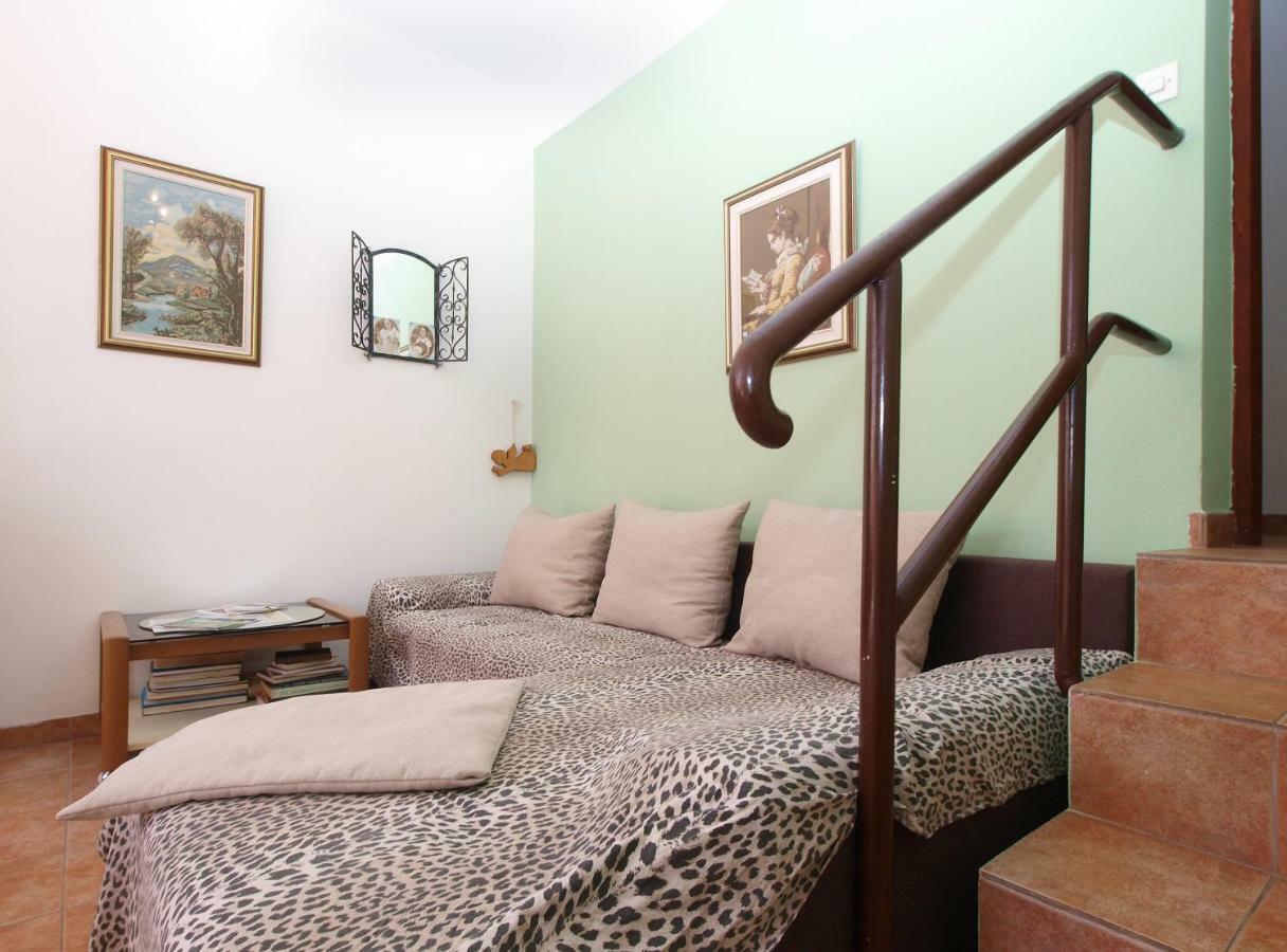 Apartments Kada 1571 Pula Bagian luar foto