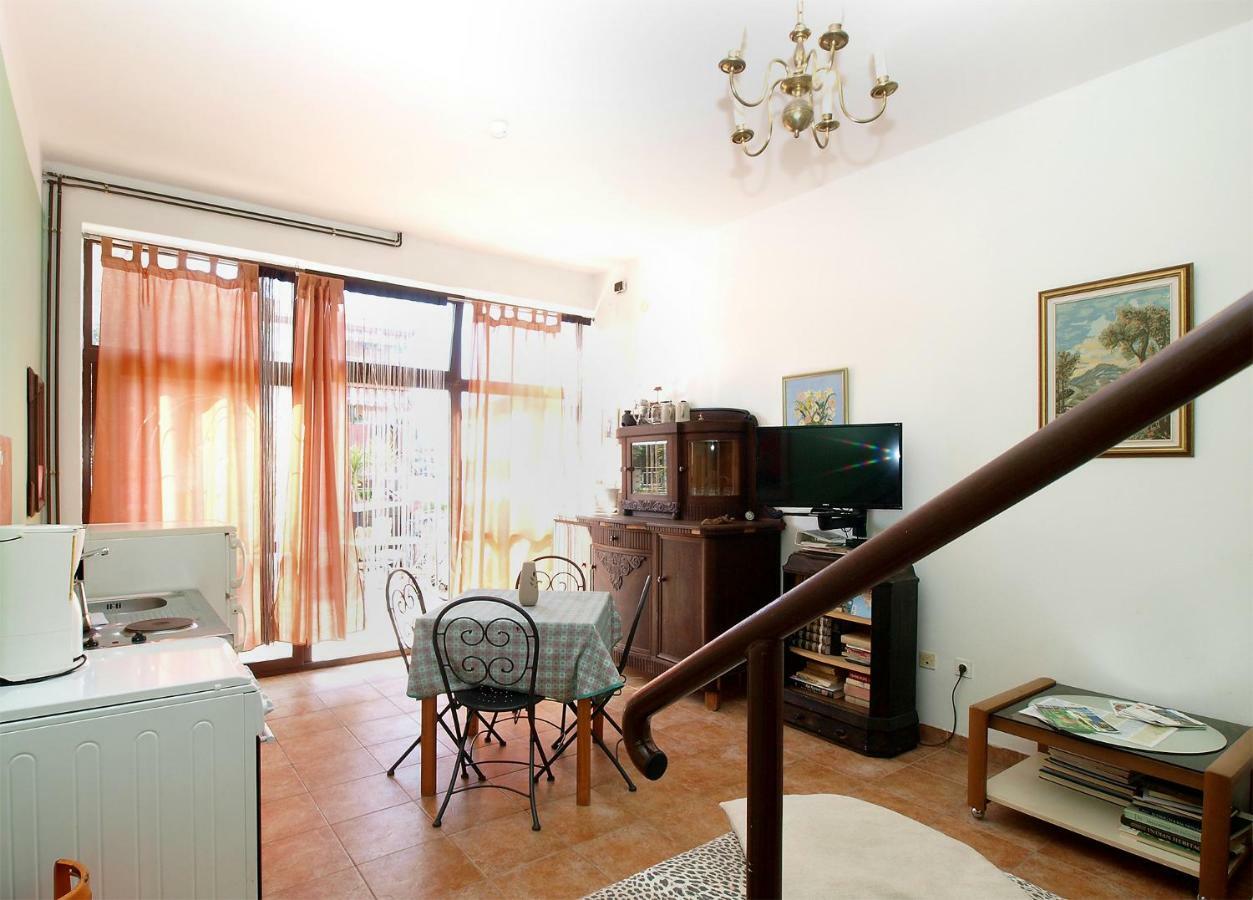 Apartments Kada 1571 Pula Bagian luar foto