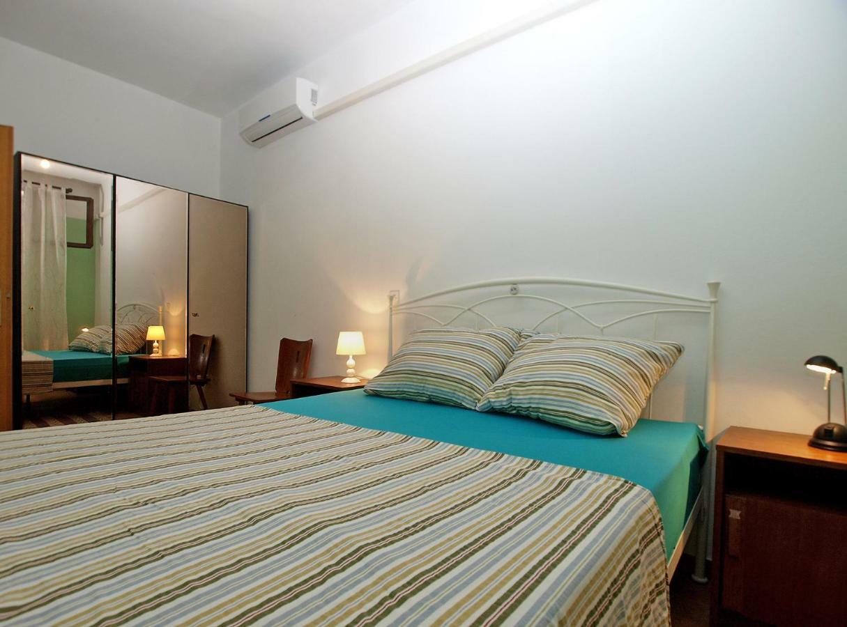 Apartments Kada 1571 Pula Bagian luar foto